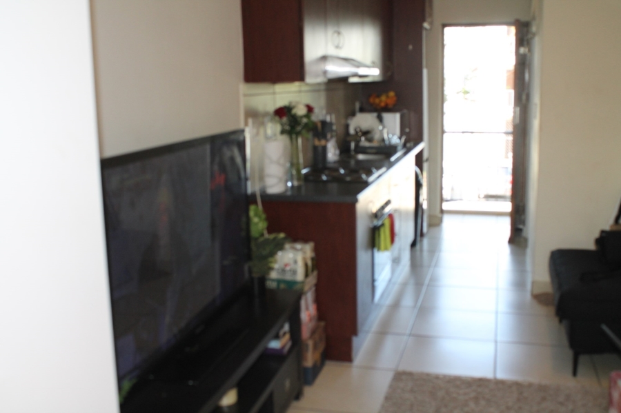 To Let 1 Bedroom Property for Rent in Buh Rein Estate Western Cape